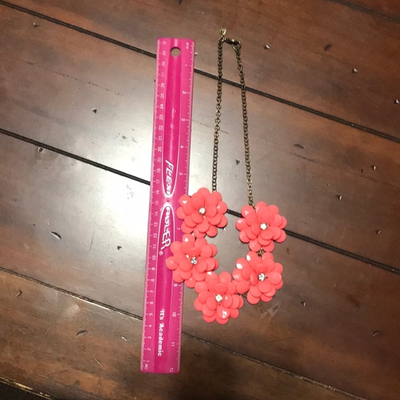 J. CREW CORAL FLOWER STATEMENT NECKLACE - Picture 4 of 5